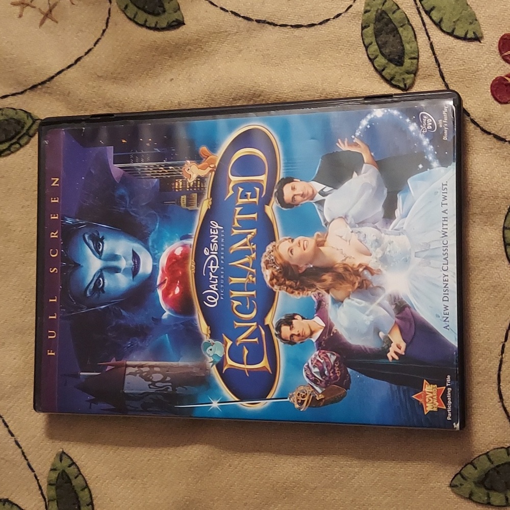 ❤️ Walt Disney Enchanted DVD